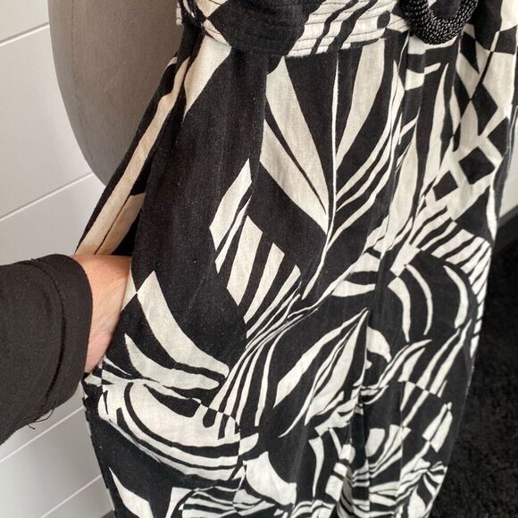 Tahari black & white jumpsuit with pockets - Picture 6 of 8